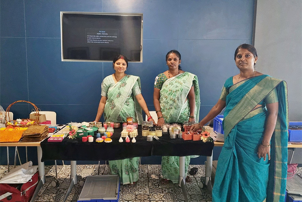 Desk top The Candle Story 2